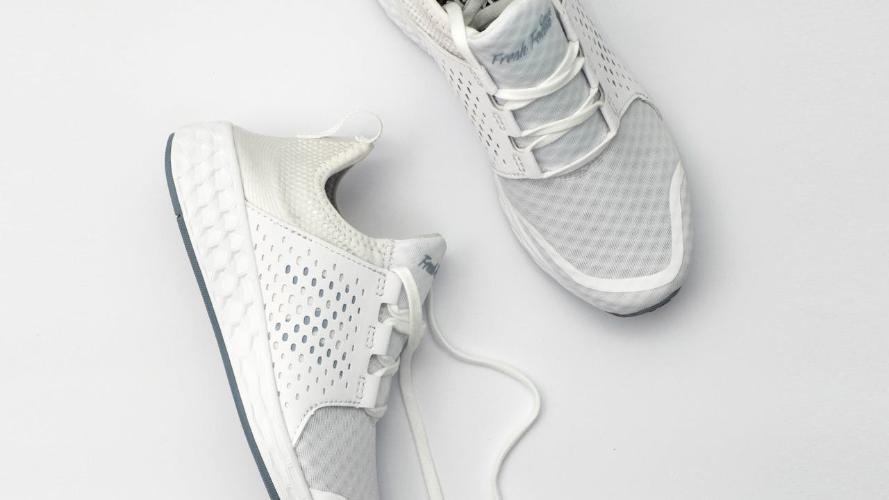 Comfortable nursing shoes for long clinical shifts